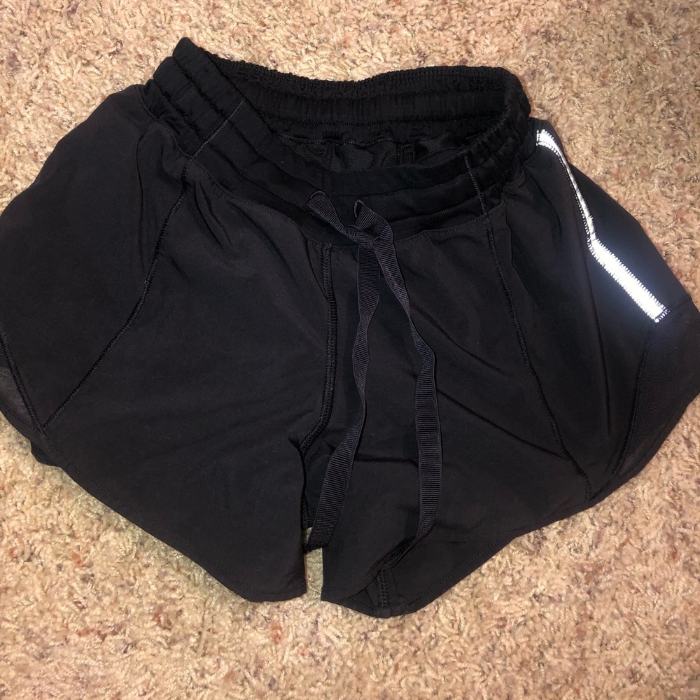 lululemon shorts old hotty hots